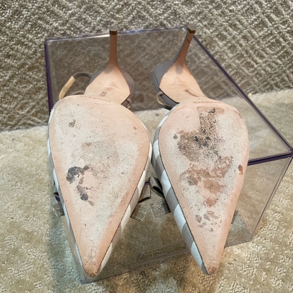 Manolo Blahnik 39 1/2. Great used condition. - Picture 4 of 4